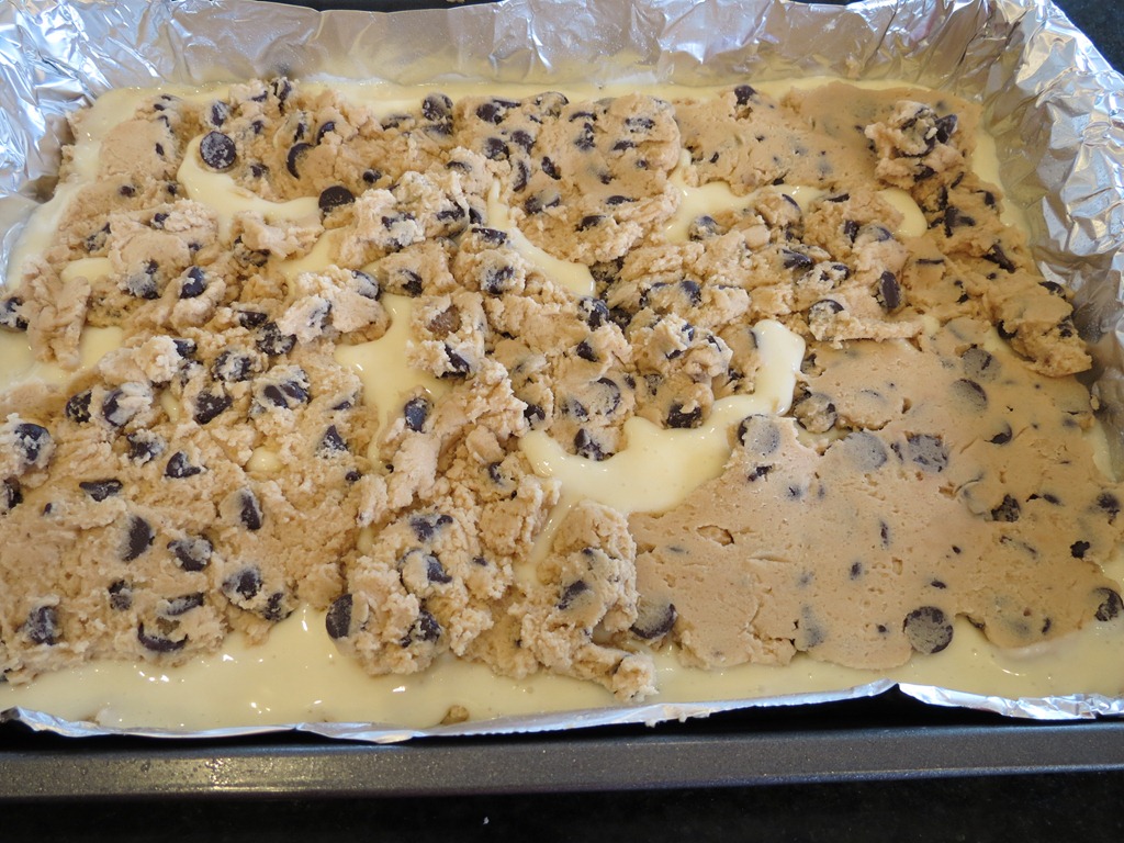 [Cheesecake%2520Chocolate%2520Chip%2520Cookie%2520Bars%2520unbaked%255B4%255D.jpg]