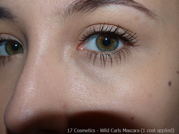 05-01-17-Cosmetics-Mascara-Review Wild Curls 1 coat