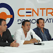 Jorge Harb fue el delegado del líder Jimmy Jairala, para dialogar con los dirigentes barriales. La acompañó Agustín Sala y John Coppiano