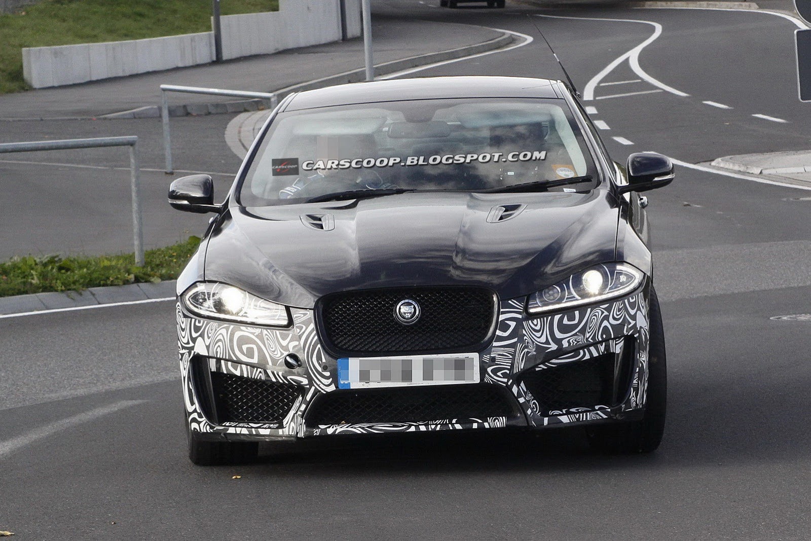 [2014-Jaguar-XFR-S-01%255B3%255D.jpg]
