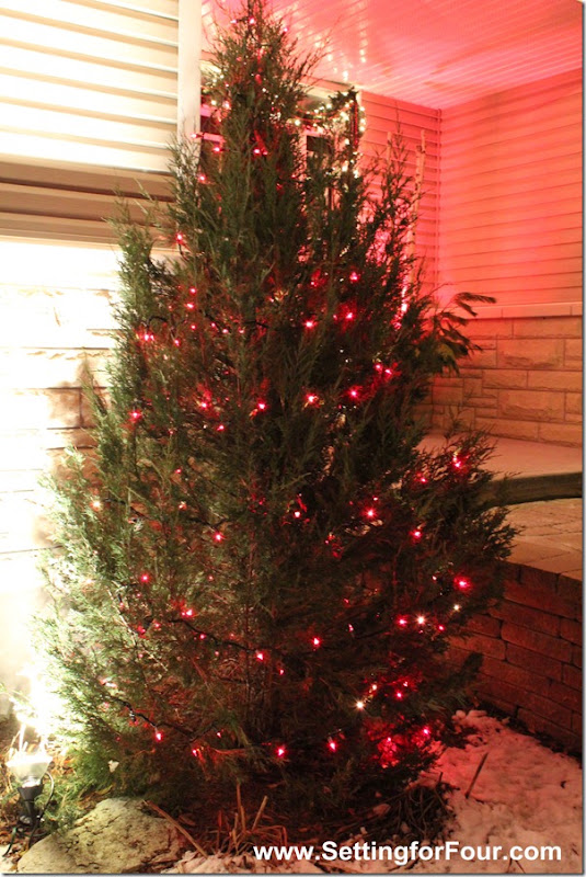 Christmas Entryway from Setting for Four #christmas #entryway #holiday #outdoor