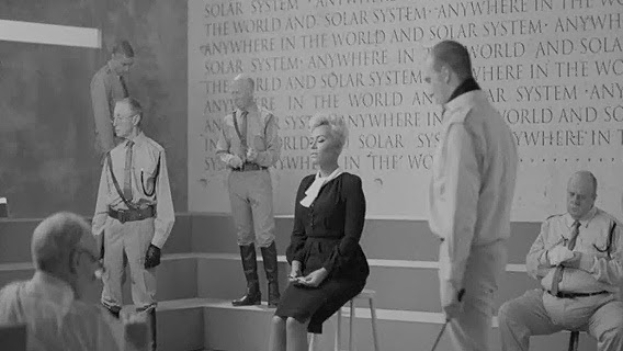 [Emeli%2520Sand%25C3%25A9%2520Midia%2520Illuminati%2520%25282%2529%255B4%255D.jpg]