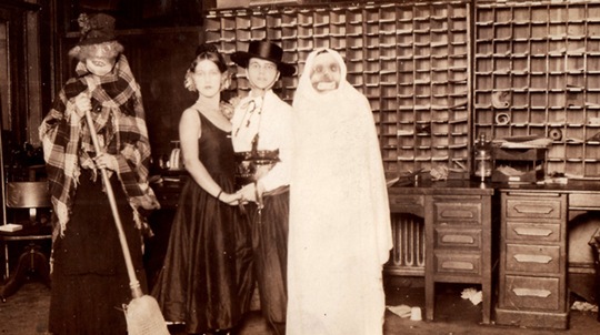 [creepy-black-white-photos-24%255B2%255D.jpg]