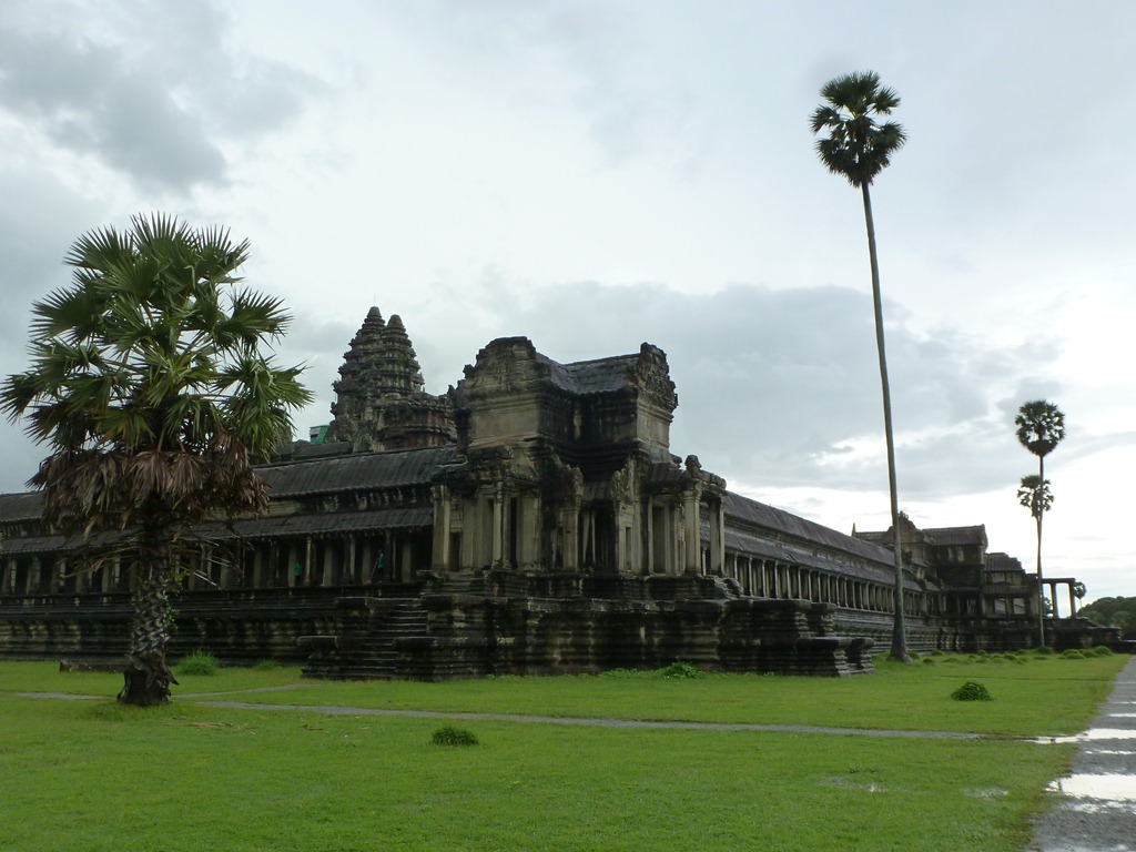 [Cambodia-Siem-Reap-Angkor-Wat-2-Sept%255B15%255D.jpg]