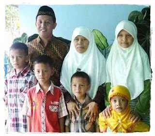 [ustad%2520nurhuda%2520trisula%255B3%255D.jpg]