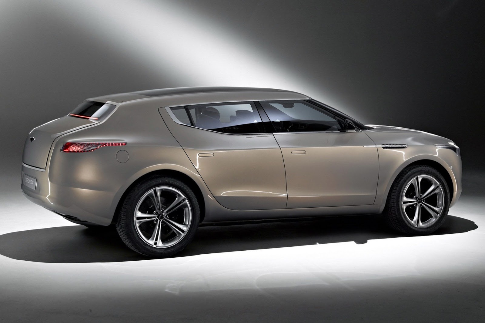[2009-Aston-Martin-Lagonda-Concept-4%255B2%255D.jpg]