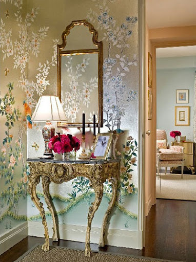 The walls add so much glamour (another photograph taken from citified.blogspot).