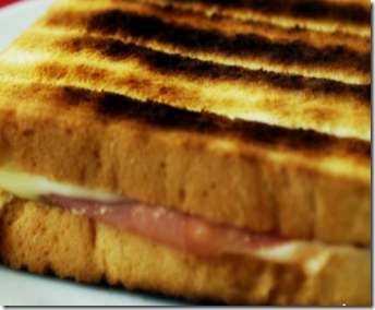 Toast salame e formaggio 