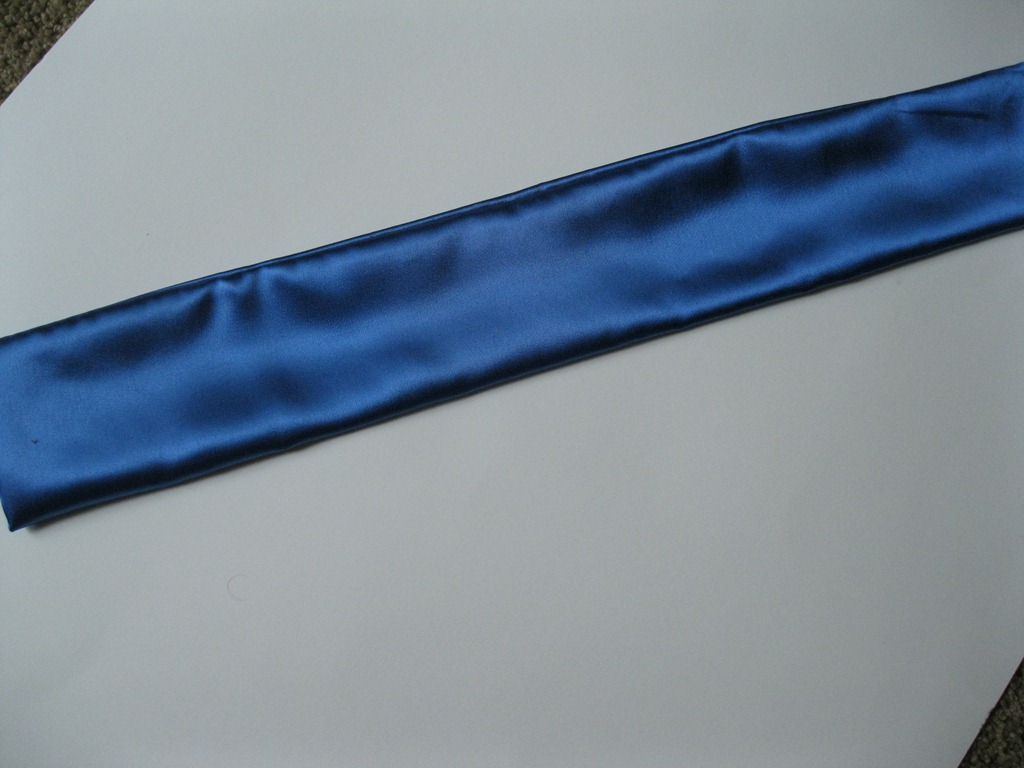 [cobalt%2520blue%2520wedding%2520ring%2520bearer%2520pillow%2520and%2520garter%2520%252810%2529%255B4%255D.jpg]