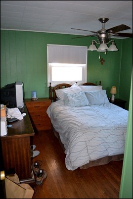 green bedroom before green bedroom before