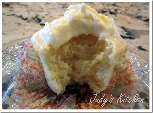 orange cupcakes with or cr ch frosting (5)
