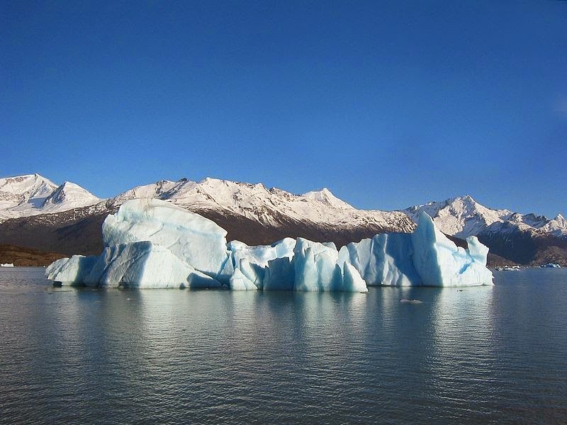 [Glacial_iceberg_in_Argentina%255B4%255D.jpg]