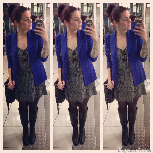 look vestido estampado renner, blazer azul, bolsa de franja e bota montaria zariff (1)