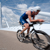 Fietsen over de Prins Claus brug.png