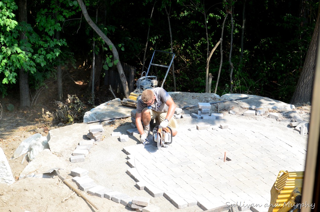 [cutting%2520the%2520circular%2520patio%255B6%255D.jpg]