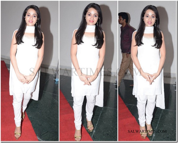 Reshma_White_Salwar_Kameez Reshma_White_Salwar_Kameez