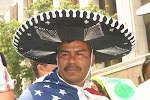 MEXICANO CON BANDERA.jpg