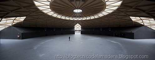 Cúpula de madera laminada y kerto