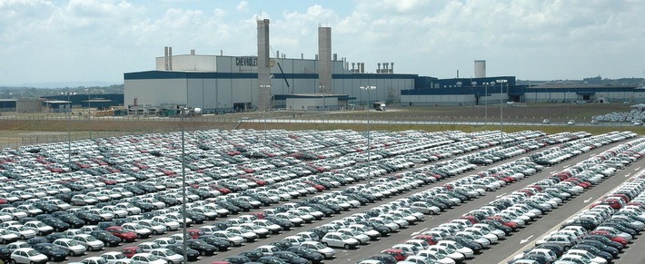 [carros-patio%255B2%255D.jpg]