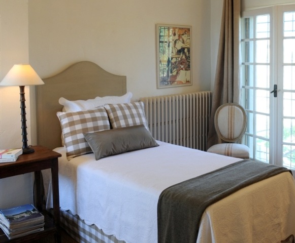 [Bedroom%2520upstairs%2520single%2520room%2520cropped%255B4%255D.jpg]