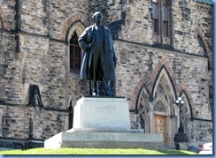 6614 Ottawa - Parliament Buildings grounds - statue of Sir Wilfred Laurier