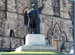 6614 Ottawa - Parliament Buildings grounds - statue of Sir Wilfred Laurier 6614 Ottawa - Parliament Buildings grounds - statue of Sir Wilfred Laurier