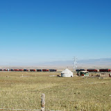 Tianshan - Yourtes camions et paysage
