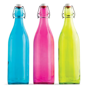 These colorful bottles can be filled with water, ice-tea or lemonade, and they look great on the picnic table. (deandeluca.com)