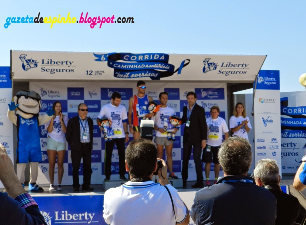 [Blog013-2015-04-13Gazeta%2520de%2520Espinho%255B3%255D.jpg]