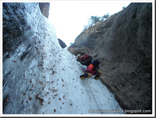 Cascada de Hielo de La Sarra 250m WI4  85º (Valle de Pineta, Pirineos) (Pep) 3320