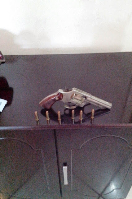 PM apreende arma de fogo em casa de menor em Pitangui PM apreende arma de fogo em casa de menor em Pitangui