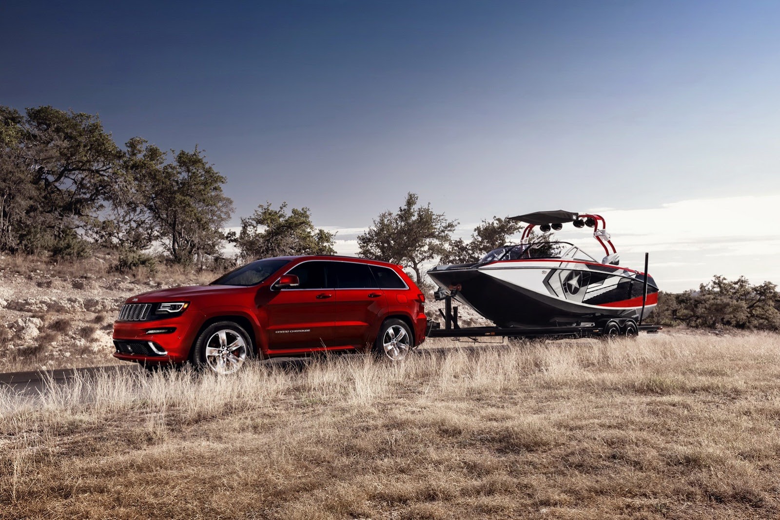 2014-Jeep-Grand-Cherokee-SRT-13[5].jpg