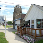 mainstsalon.jpg