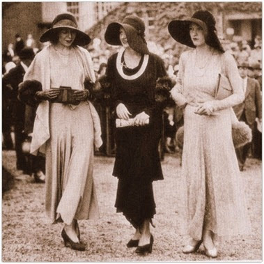 026-1930s-fashion-dresses