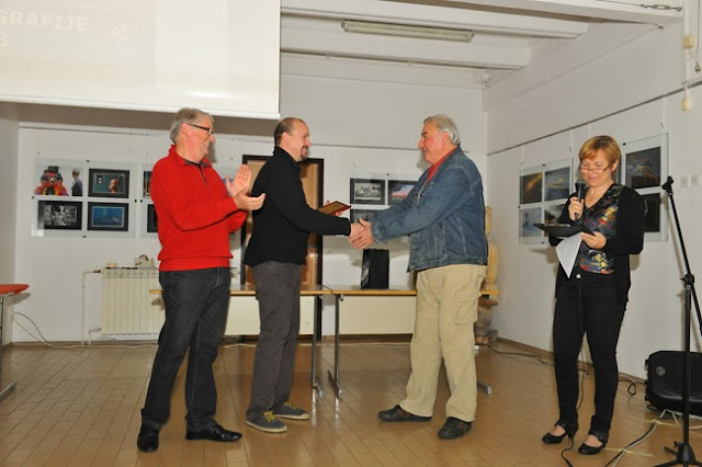 15_FKNG_zlata plaketa Rafael podobnik_1.JPG