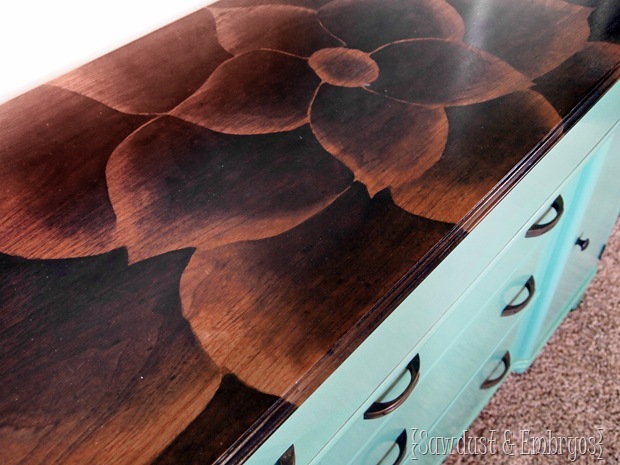 Shading with Stain {Gradual Staining Technique by Sawdust and Embryos} Shading with Stain {Gradual Staining Technique by Sawdust and Embryos}