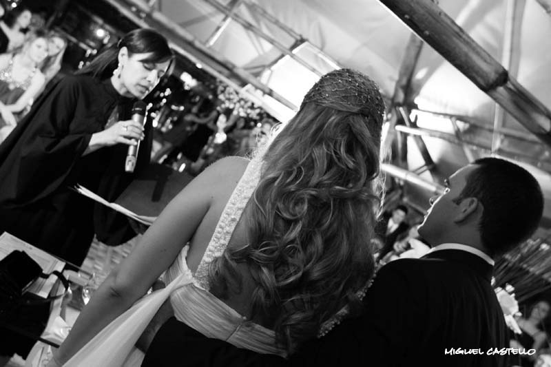 Fotos de Camila e Sandro. Foto numero 022 do fotografo de casamento Miguel Castello, de Brasilia, DF, que faz fotos de casamento (fotografia de casamento), fotos de 15 anos (fotografia de 15 anos), fotos de modelos (ensaios para books fotograficos), fotos de gravidas (fotografia de gestantes), fotos de debutantes, fotojornalismo de casamento, fotojornalismo social e fotografia de moda em estudio. fotos casamento distrito federal brasilia de 15 anos df brasília books modelos ensaio fotografico gravidas gravida festa festas book moda vestidos buque noiva em debutante lembrancinha passo a fotografia e filmagem doces pra