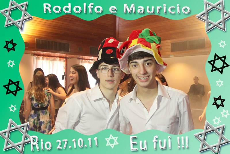 Fotos de Rodolfo e Mauricio (Barmitzvah) - 27.10.11. Foto numero 01 da Social Click Fotografia Digital, do Rio de Janeiro, RJ, que faz fotos divertidas, fotos malucas, fotos com fantasias, fotos na hora, fotografia maluca, fotografia divertida com molduras personalizadas. cerimonial roberto cohen album de assinatura ao vivo foto digital divertida expressa social click fotos divertidas malucas maluca animadas animado fotografia casamentos noivos fotografa casamento fotógrafos para criar