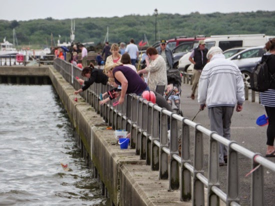 P1140147.jpg Crabbing at Mudeford harbour