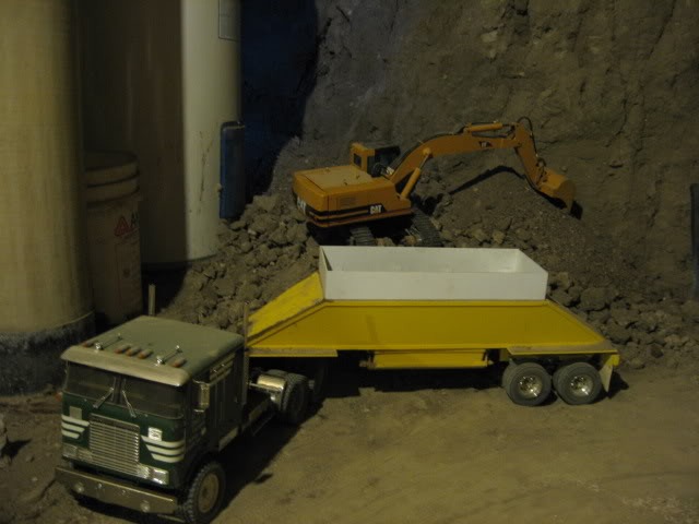 [Joe-Basement-235.jpg]