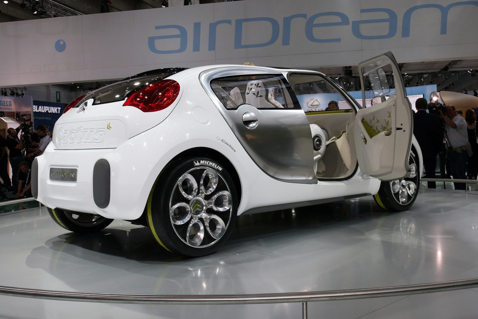 [Citroen-Cactus-I-9%255B2%255D.jpg]