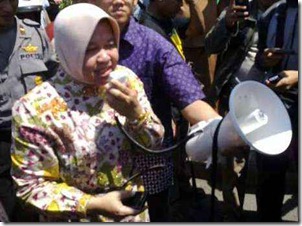 risma walikota surabaya