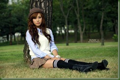 Kim-Ha-Yul-Outdoor-School-Girl-11