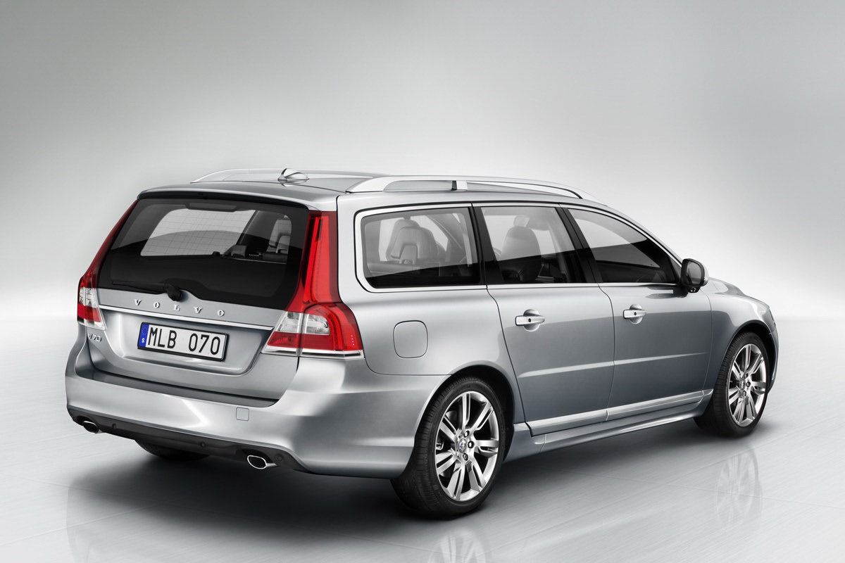 Volvo-V70-2[2].jpg