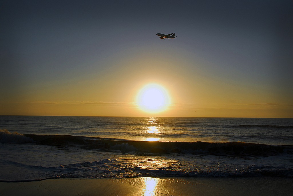 [Plane-Sunrise2.jpg]