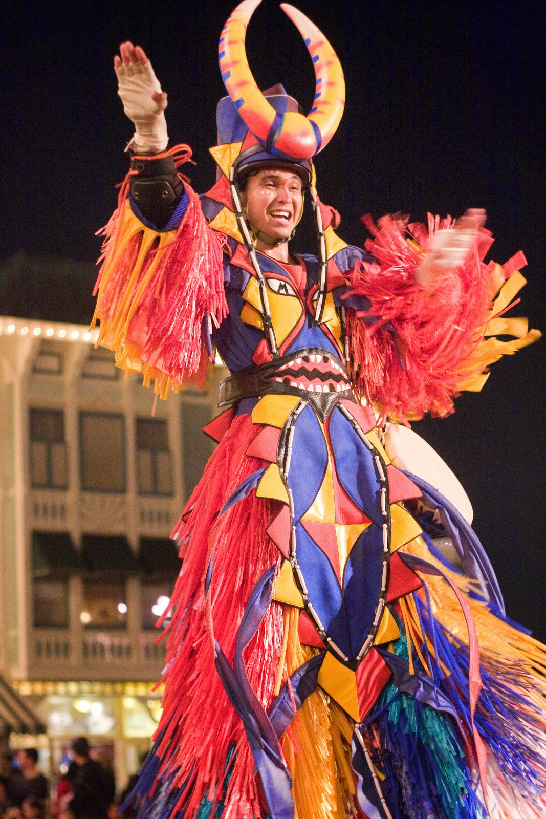 [soundtastic%2520parade%2520stilts%2520guy%255B3%255D.jpg]