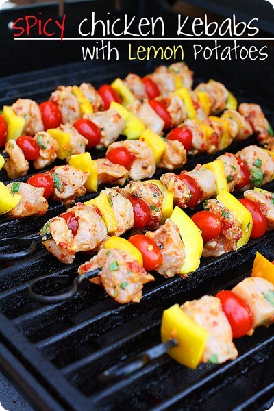 Spicy Chicken Kebabs with Lemon Potatoes – Tangy, zesty chicken and veggie kebabs with lemon roasted potatoes! | thecomfortofcooking.com