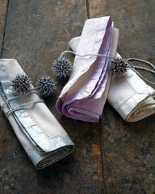 Naturally inspired: http://www.marthastewart.com/article/sweetgum-fruit-napkin-ties