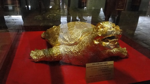Tartaruga dourada no Templo da Literatura de Hanói