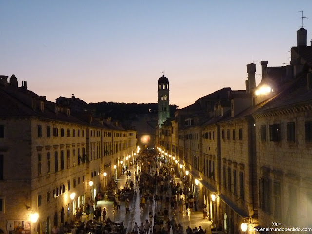 ambiente-nocturno-de-dubrovnik.JPG